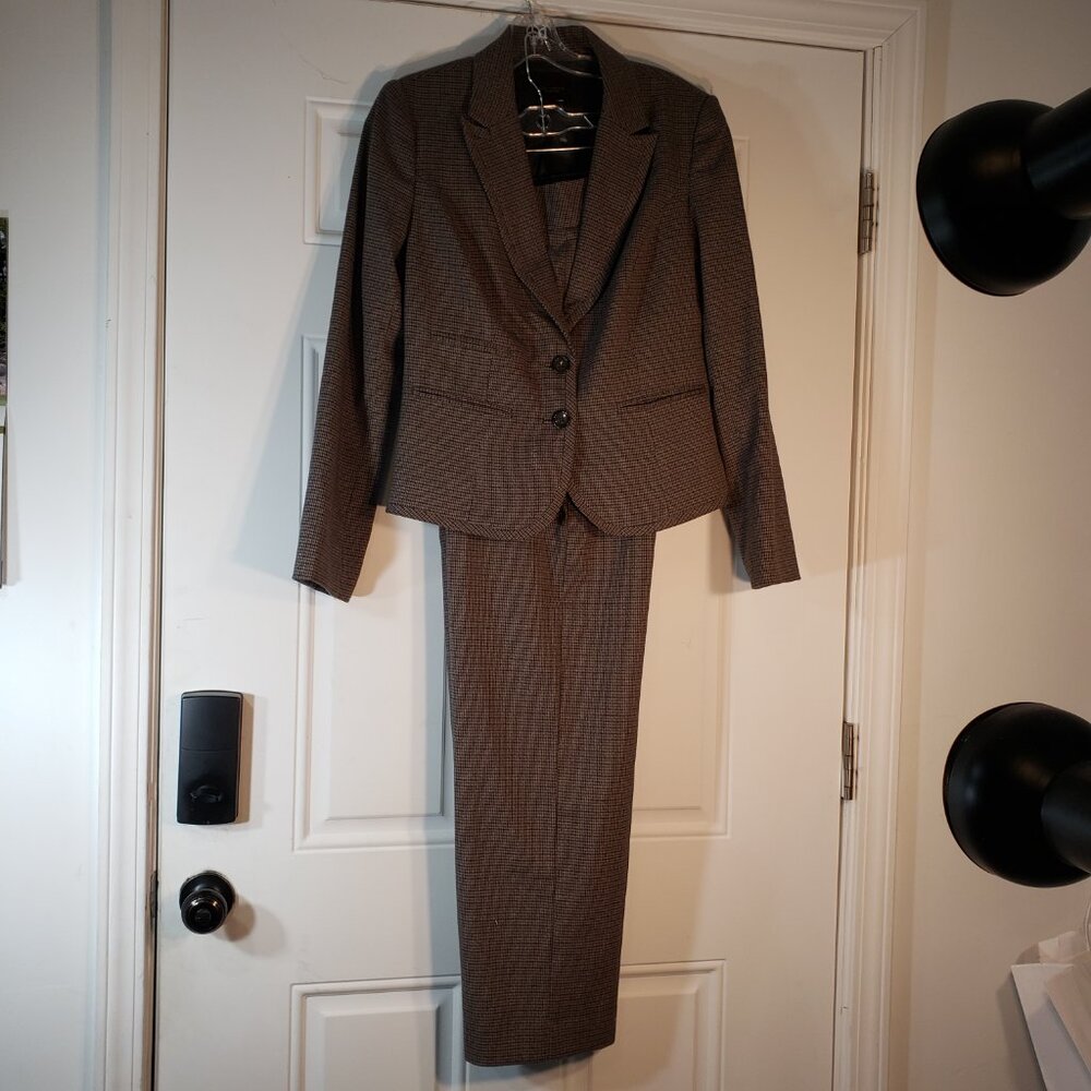 THE LIMITED COLLECTION PANT AND JACKET SIZE M